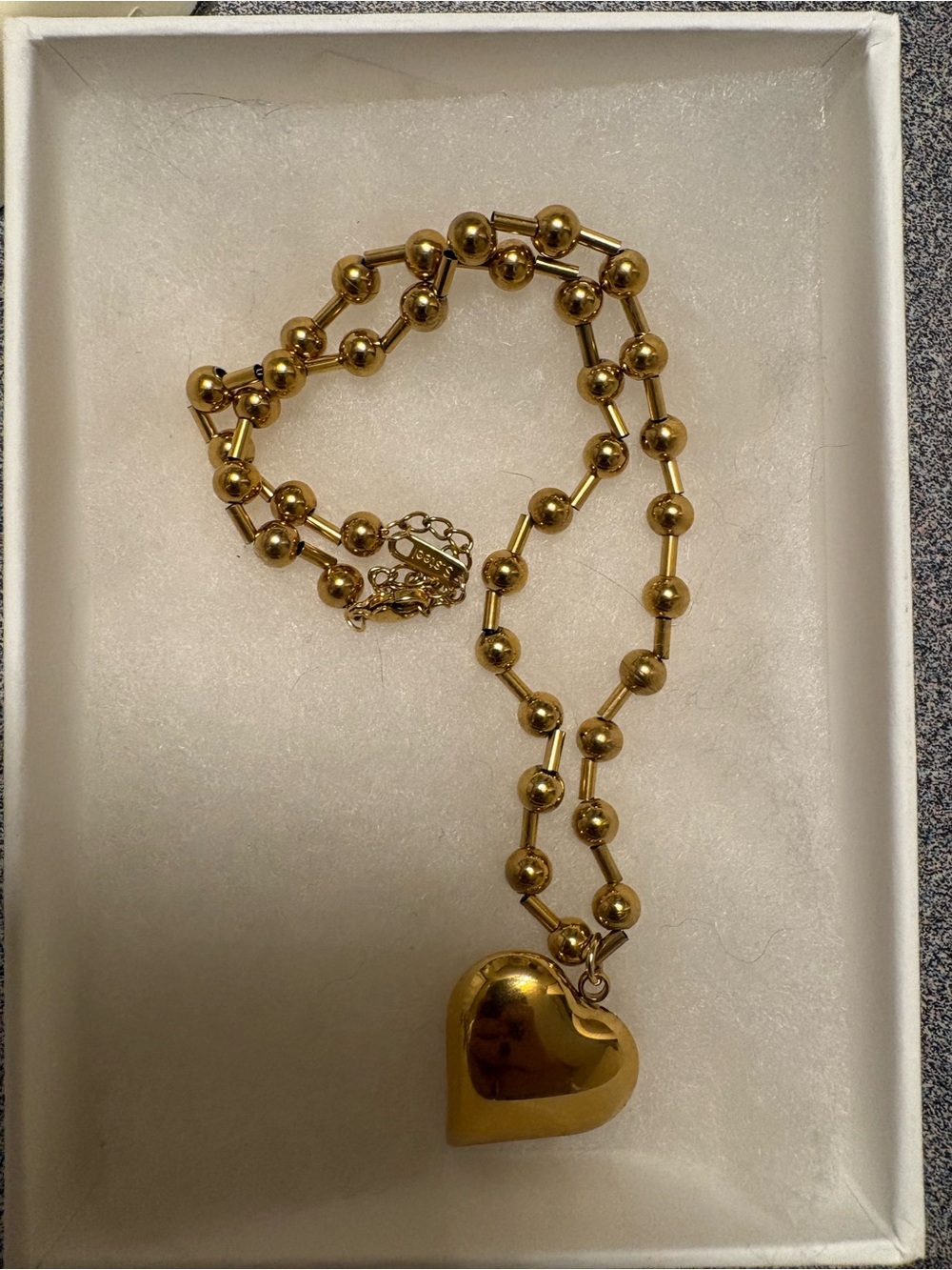 Gold heart necklace